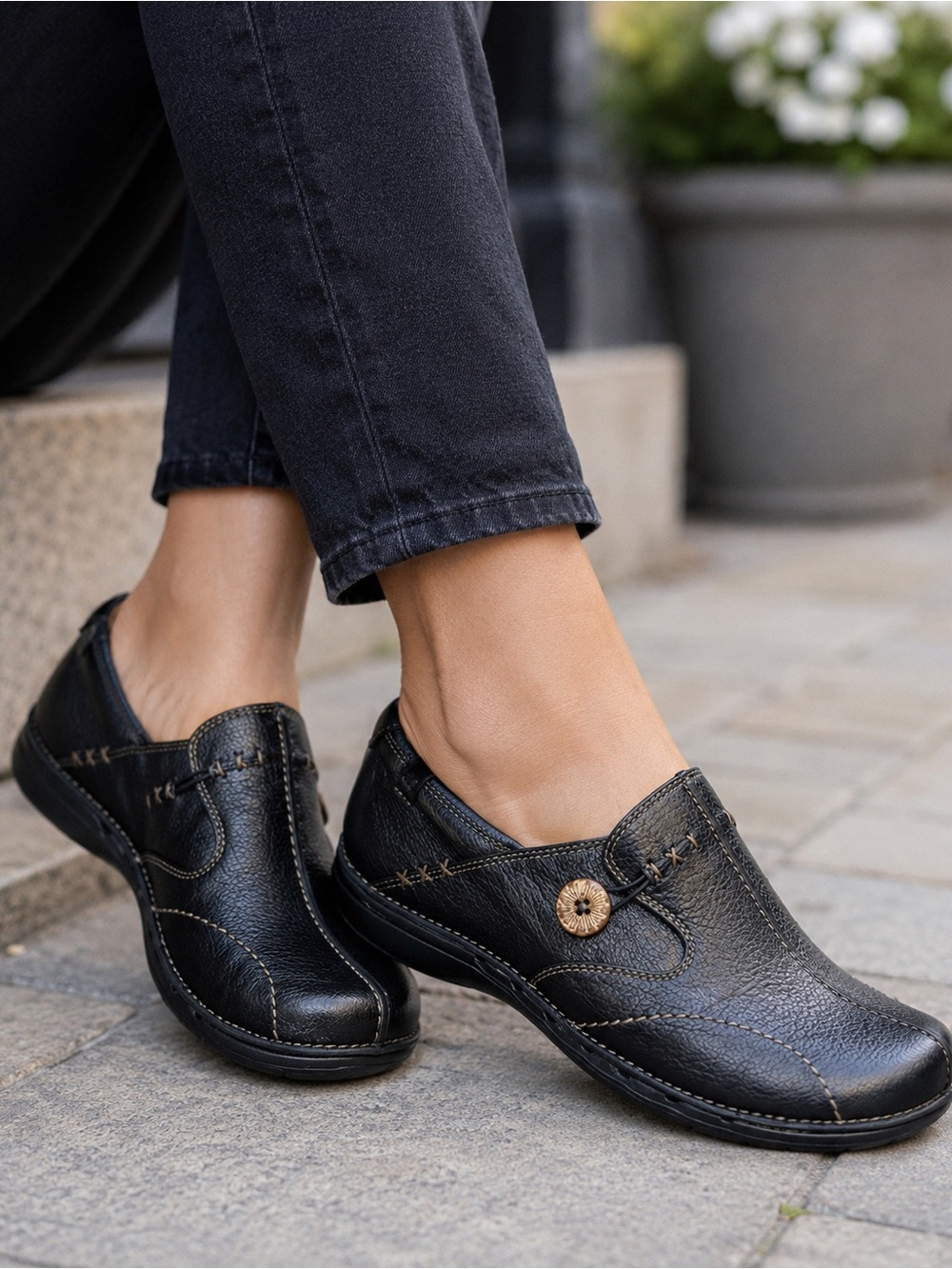 NWOT Clarks Unstructured Black Leather Comfort Slip-On Shoes Size 8.5M